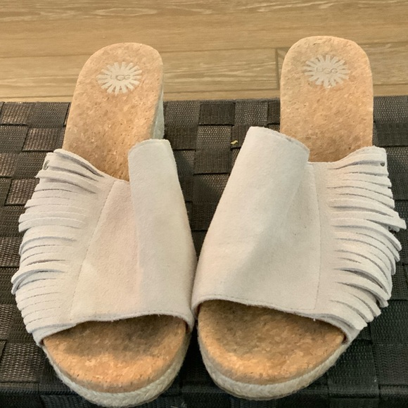 UGG  Dane Cream Fringed Suede Espadrille Wedge Mules- Size 9 - Picture 1 of 5